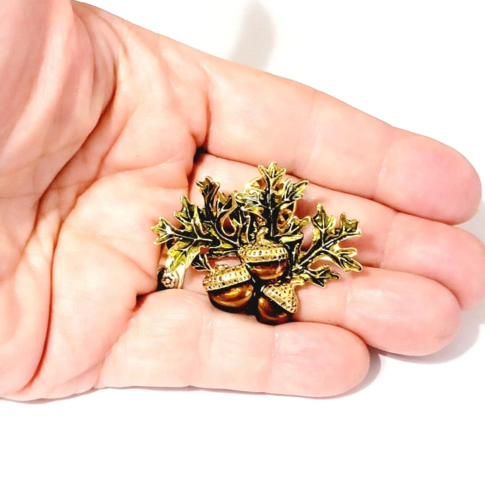 Vintage‎ Acorns and Branches Brooch Pin Enameled 1 7/8” Brown Green fb1-117